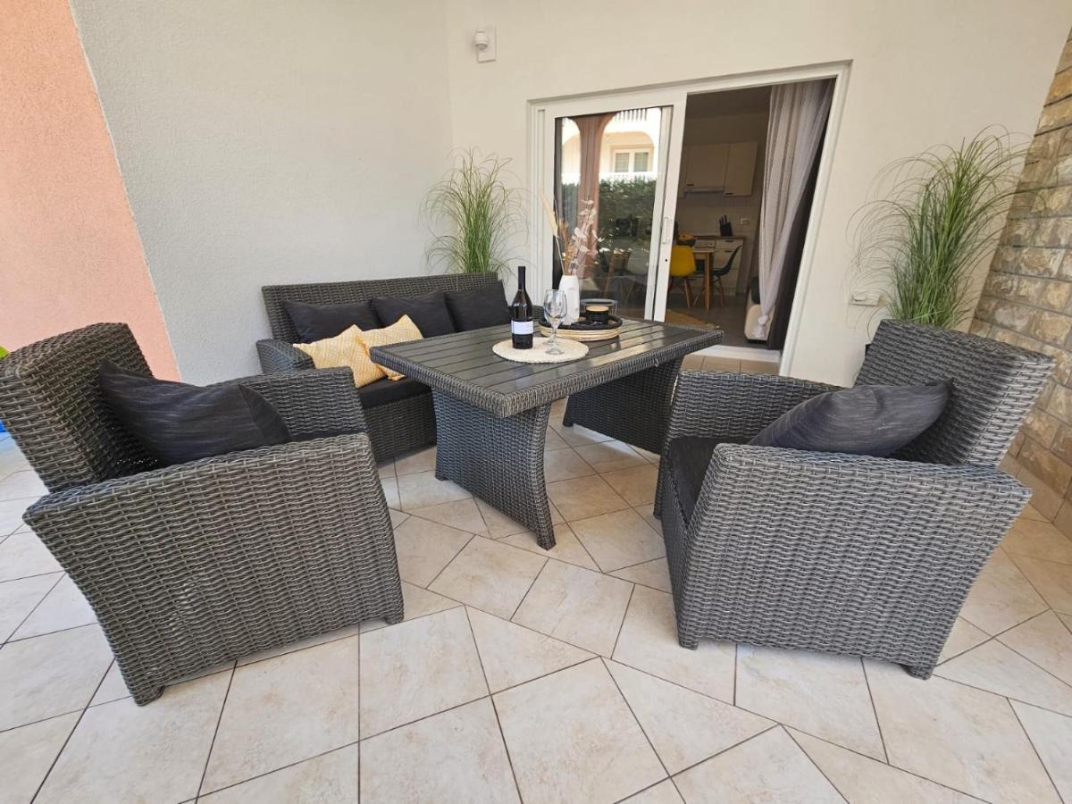 Apartment Melani วีร์ ภายนอก รูปภาพ