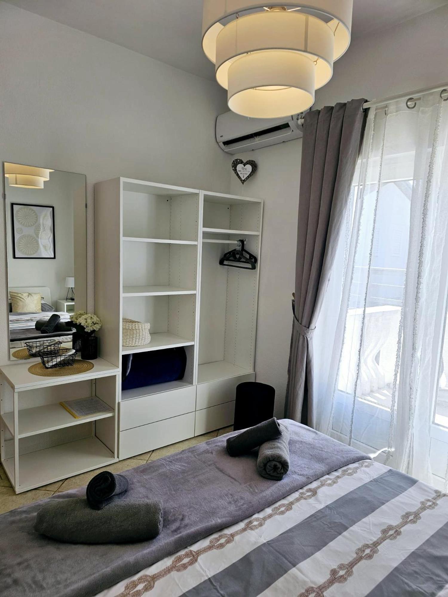 Apartment Melani วีร์ ภายนอก รูปภาพ