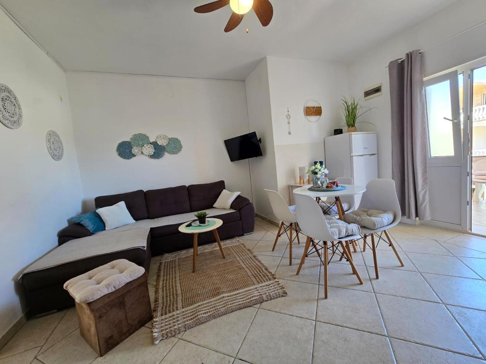Apartment Melani วีร์ ภายนอก รูปภาพ