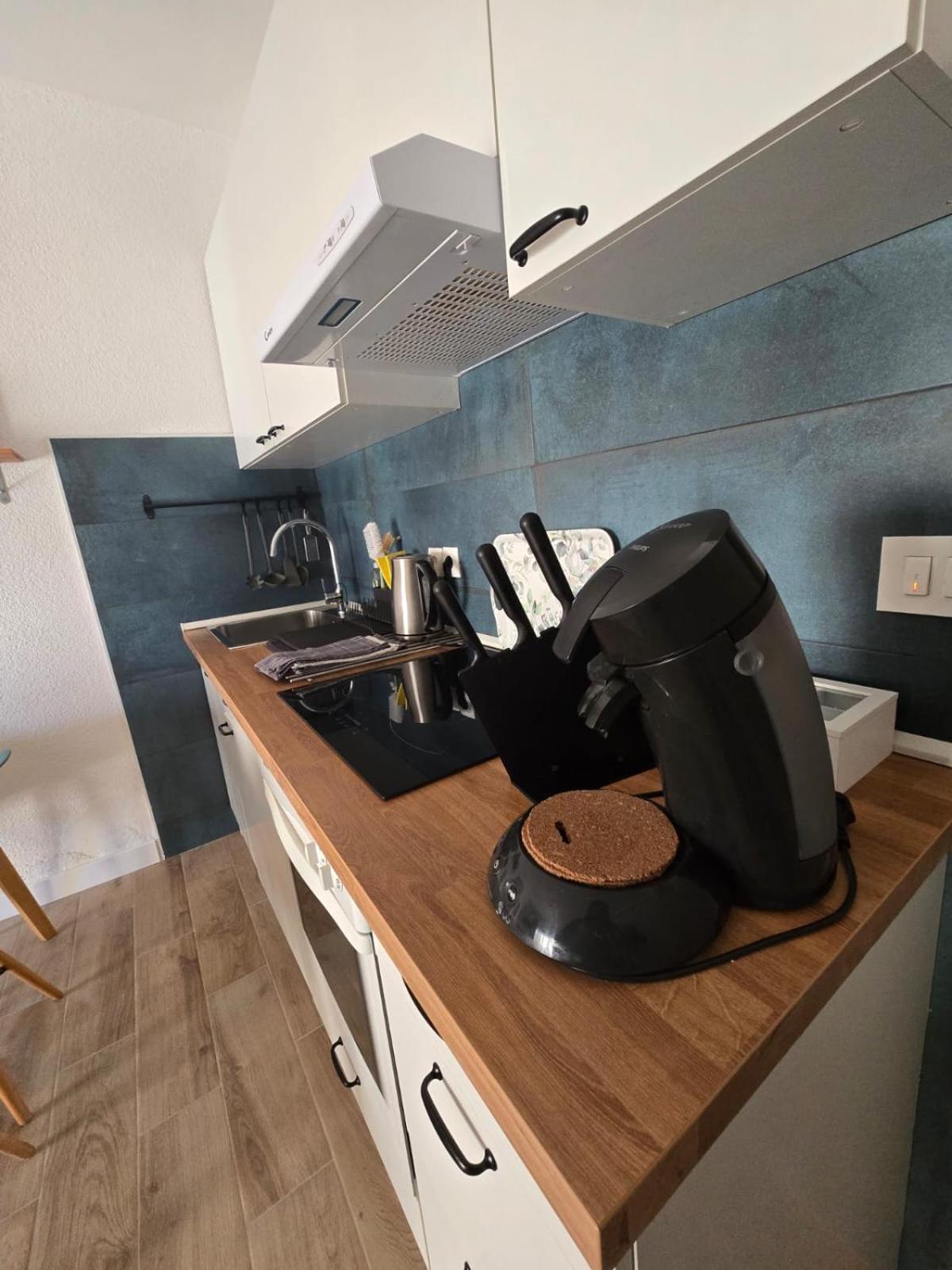 Apartment Melani วีร์ ภายนอก รูปภาพ