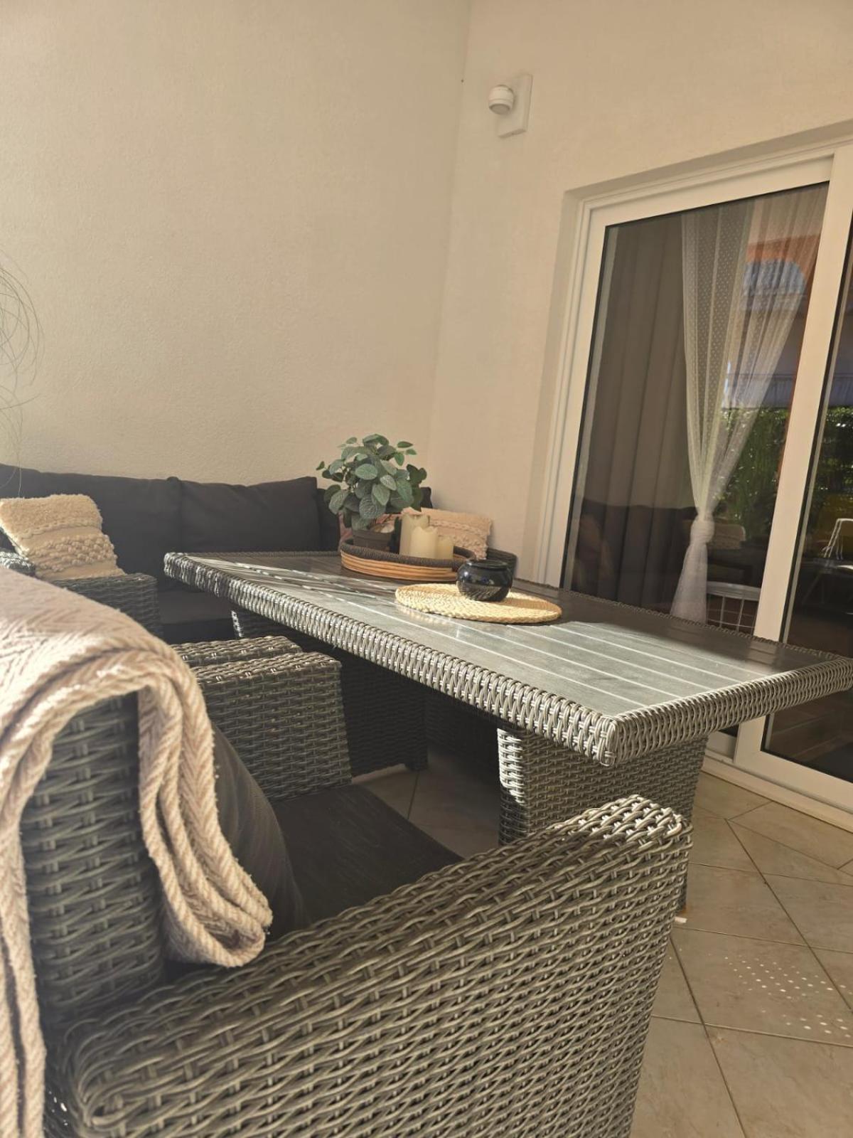 Apartment Melani วีร์ ภายนอก รูปภาพ