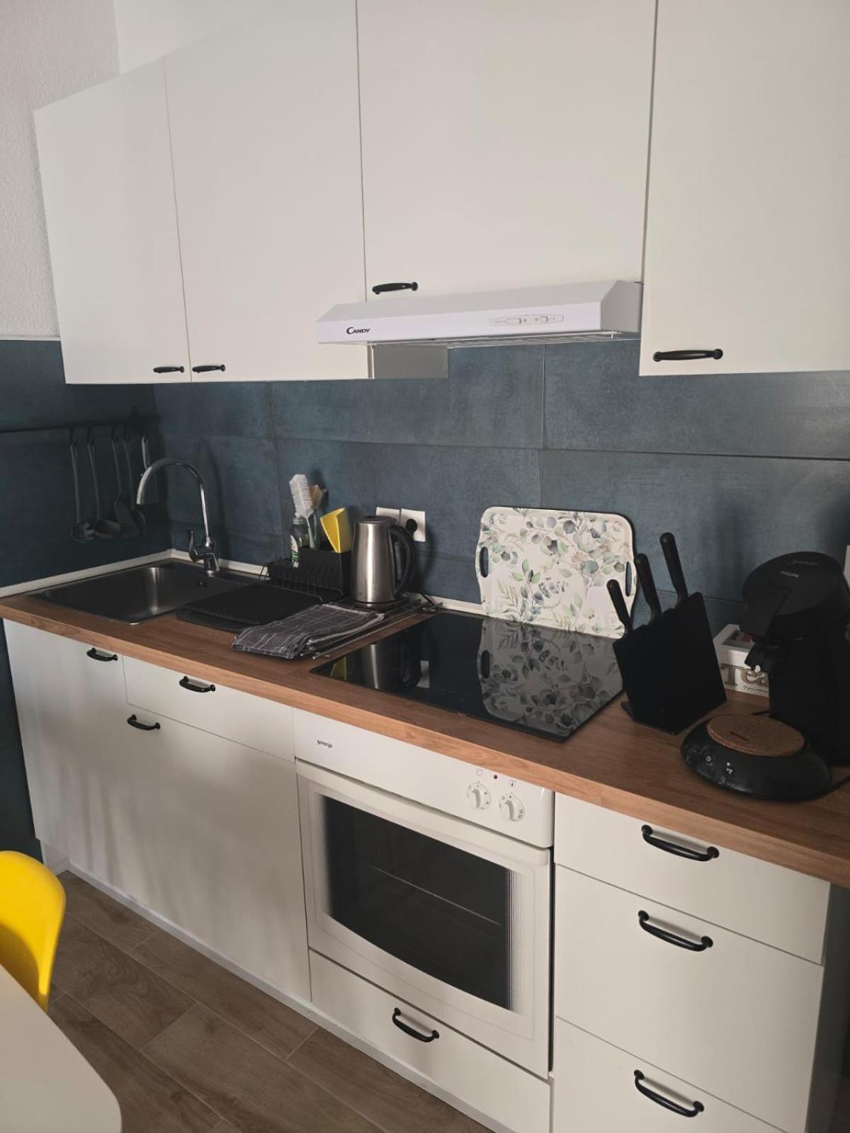 Apartment Melani วีร์ ภายนอก รูปภาพ
