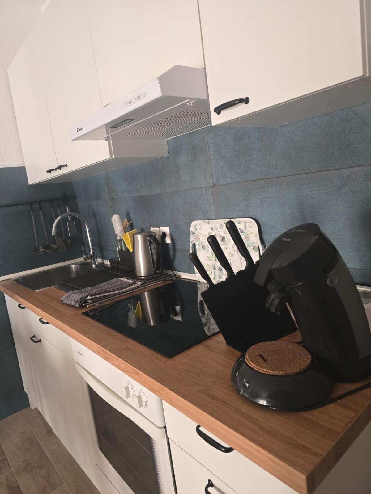 Apartment Melani วีร์ ภายนอก รูปภาพ