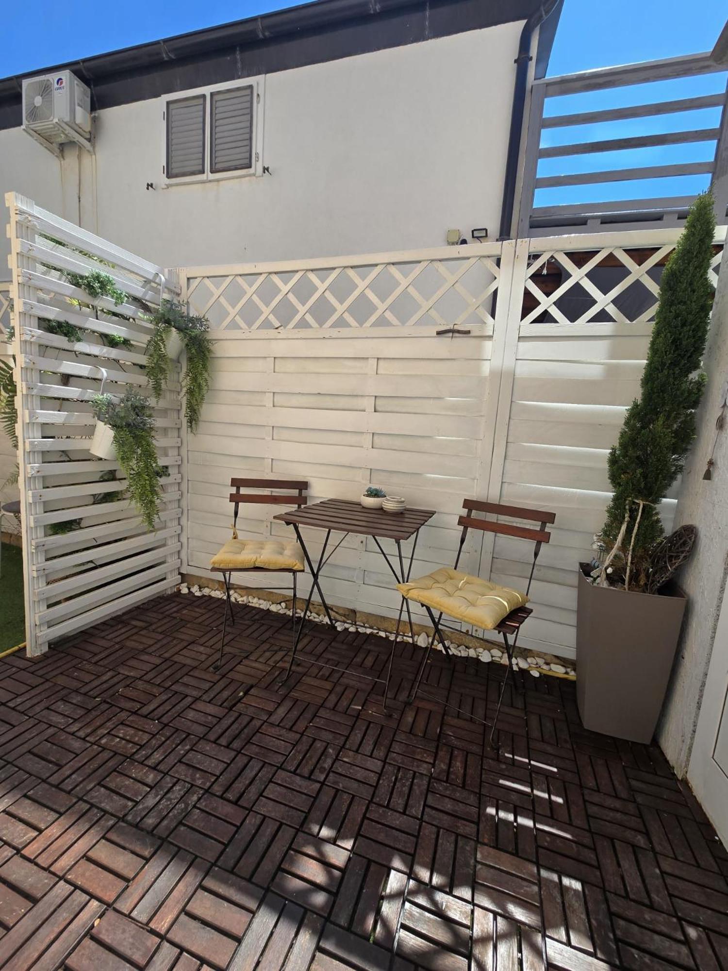 Apartment Melani วีร์ ภายนอก รูปภาพ